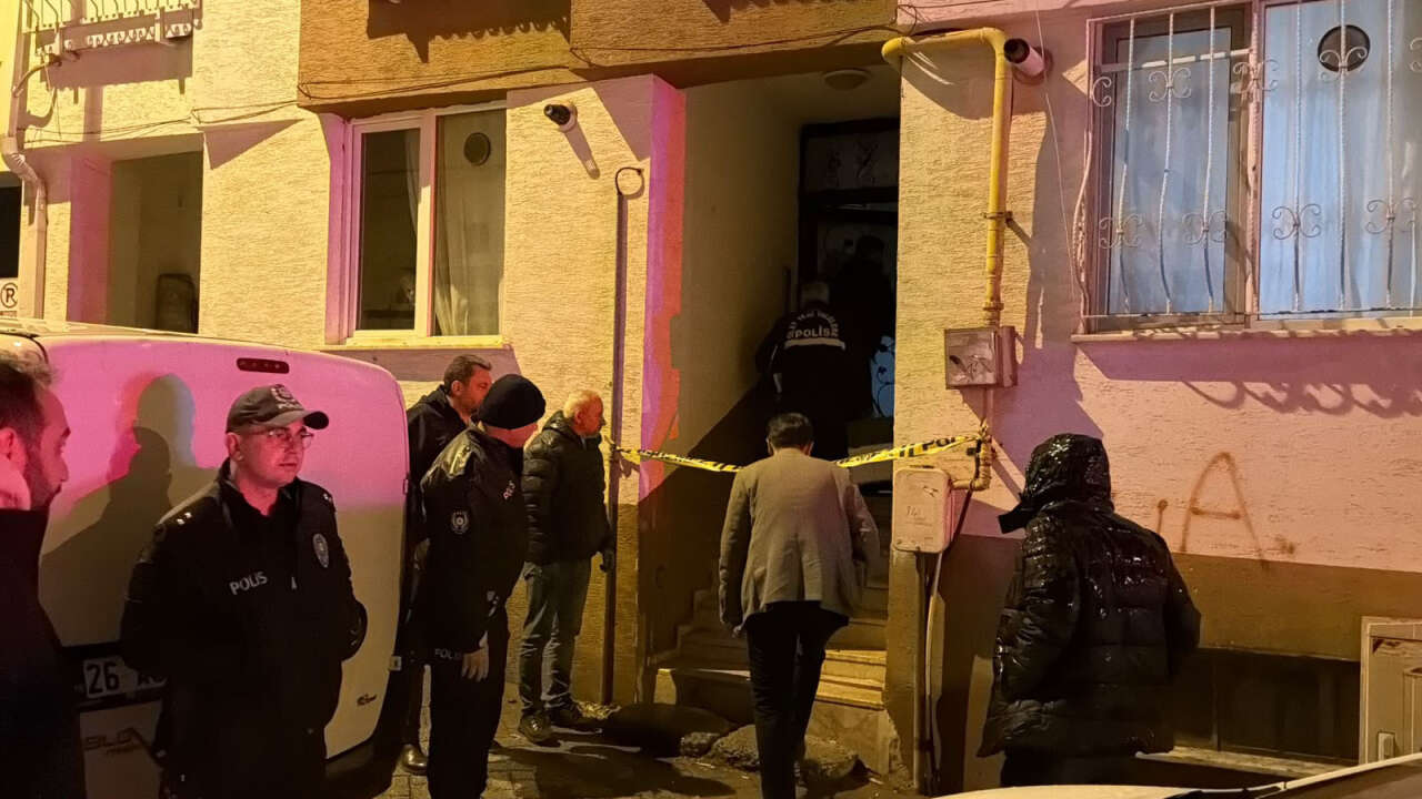 Evde kanlı kavga! Osman Koçak öldü, sevgilisi gözaltına alındı 1